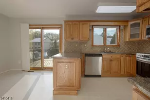 15291 Aspen Ct, Stanhope, NJ 07874 - Photo 8