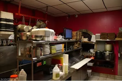 105 Linden Rd, Roselle, NJ 07203 - Photo 6