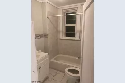 677 Bergen St #2, Newark, NJ 07108 - Photo 8