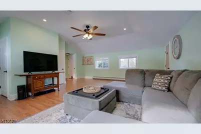 2 Center St, Holland Township, NJ 08848 - Photo 12