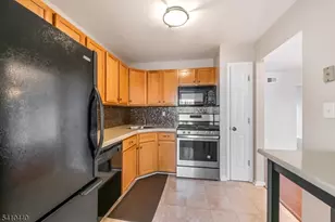 90 Crestview Ln, Mount Arlington, NJ 07856 - Photo 8