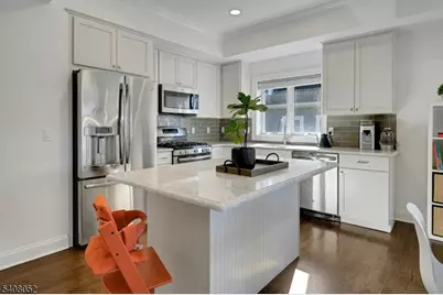 270 Main St #D, Millburn Twp., NJ 07041 - Photo 6