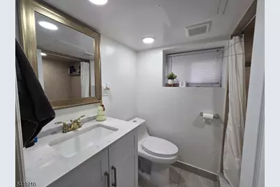 725 Schuyler Ave, Lyndhurst Township, NJ 07071 - Photo 18