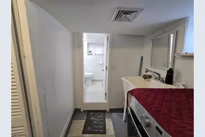 725 Schuyler Ave, Lyndhurst Township, NJ 07071 - Photo 16