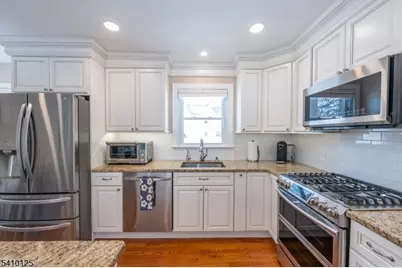 7 Carlson Pl, Parsippany, NJ 07034 - Photo 2