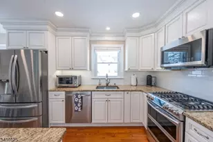 7 Carlson Pl, Parsippany, NJ 07034 - Photo 2