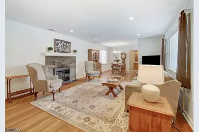 55 Watnong Dr, Morris Plains, NJ 07950 - Photo 4