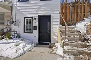 164 York St, Lambertville, NJ 08530 - Photo 4