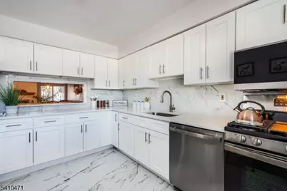 25 Chelsea Way, Bridgewater Twp., NJ 08807 - Photo 12