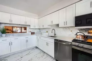 25 Chelsea Way, Bridgewater Twp., NJ 08807 - Photo 12