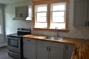 388 Rutherford Ave, Franklin, NJ 07416 - Photo 2