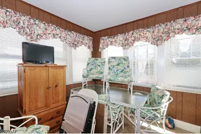 587 Thoreau Ter, Union Township, NJ 07083 - Photo 24