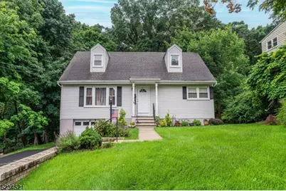 18 Macfarlan Ave, Hawthorne, NJ 07506 - Photo 1