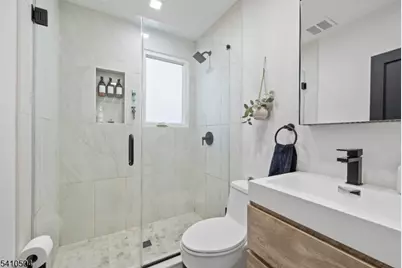 27 Garrabrant Rd, Clifton, NJ 07013 - Photo 10