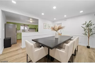 27 Garrabrant Rd, Clifton, NJ 07013 - Photo 6