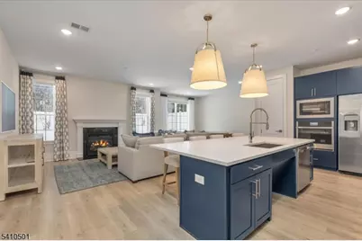 165 Jasmine Dr #613, Warren Township, NJ 07059 - Photo 2