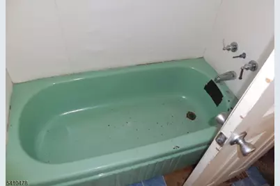 221 Boulevard Dr, Wayne, NJ 07470 - Photo 18