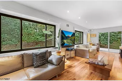 22 Arrowhead Rd, Morris Township, NJ 07960 - Photo 6