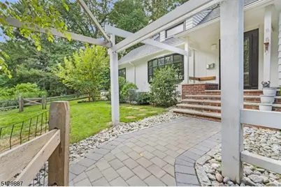 22 Arrowhead Rd, Morris Township, NJ 07960 - Photo 2