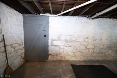 24 Townsend St, Newton, NJ 07860 - Photo 36