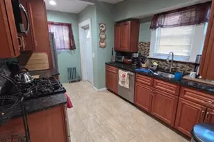 51 Rollinson St, West Orange Township, NJ 07052 - Photo 4