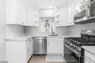 107 Adamecs Way, Old Bridge Township, NJ 08879 - Photo 8