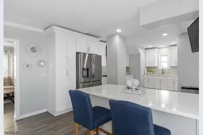 389 E 38th St, Paterson, NJ 07504 - Photo 8