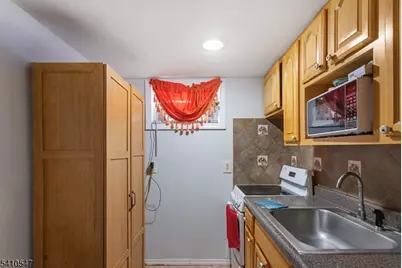 389 E 38th St, Paterson, NJ 07504 - Photo 22