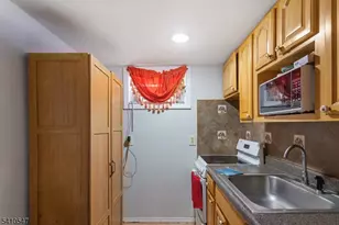 389 E 38th St, Paterson, NJ 07504 - Photo 22