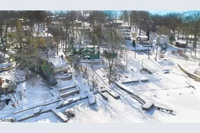 15 Pebble Beach Rd, Hopatcong, NJ 07843 - Photo 2