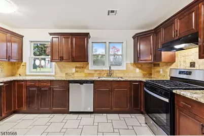 133 Cleveland Ave, Hasbrouck Heights, NJ 07604 - Photo 4