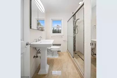 133 Cleveland Ave, Hasbrouck Heights, NJ 07604 - Photo 6