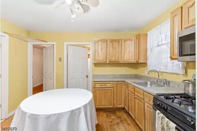 52 Oak Ave, Irvington, NJ 07111 - Photo 6