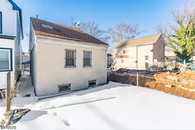 52 Oak Ave, Irvington, NJ 07111 - Photo 16