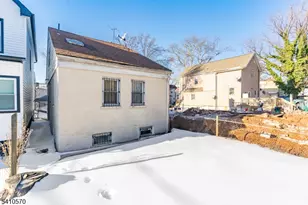 52 Oak Ave, Irvington, NJ 07111 - Photo 16