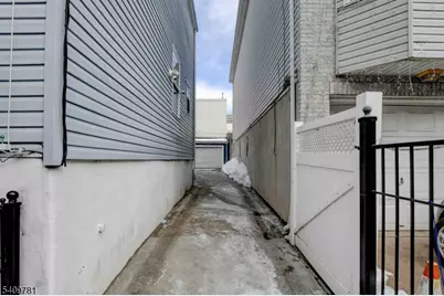 188 Pennington St, Newark, NJ 07105 - Photo 16