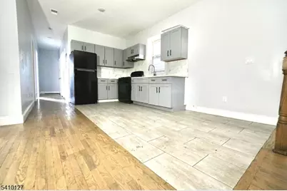 233 Bayview Ave, Jersey City, NJ 07305 - Photo 2