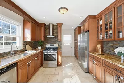 26 E Harrison Pl, Livingston, NJ 07039 - Photo 18