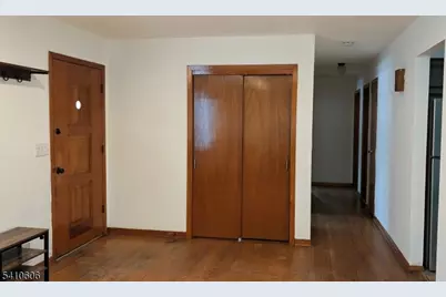 142 Hillcrest Ave, Franklin Township, NJ 08873 - Photo 2