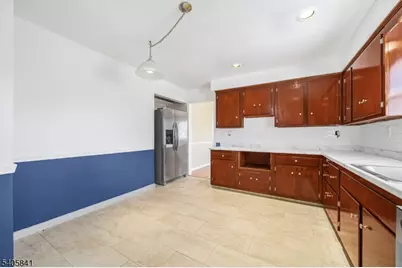 686 Gates Ter, Union Township, NJ 07083 - Photo 4