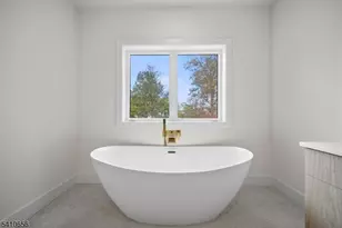 52 Congressional Pkwy, Livingston, NJ 07039 - Photo 16