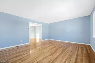 686 Gates Terrace, Union Township, NJ 07083 - Photo 4