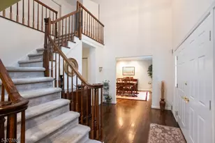 13 Deer Path Cir, Green Brook Township, NJ 08812 - Photo 2