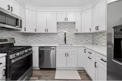 88 Harrington Rd, Clifton, NJ 07012 - Photo 8