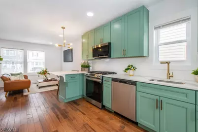 220 Vermont Ave, Irvington, NJ 07111 - Photo 12