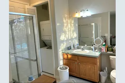 95 Limerick Ln, Lopatcong Township, NJ 08865 - Photo 8