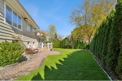 33 Haran Cir, Millburn, NJ 07041 - Photo 32