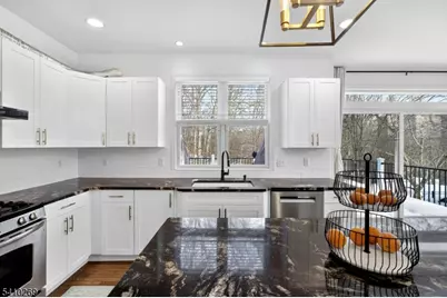 14 Stone Cliff Ter, Jefferson Township, NJ 07438 - Photo 10