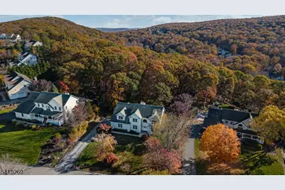 14 Stone Cliff Ter, Jefferson Township, NJ 07438 - Photo 4