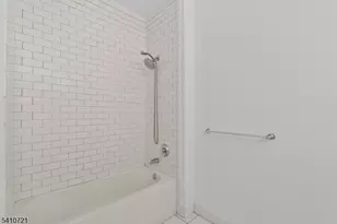 172 Culver Ave, Jersey City, NJ 07305 - Photo 10